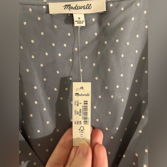 Madewell | Leedra Button-Front Midi Dress in Dot - Picture 7 of 7